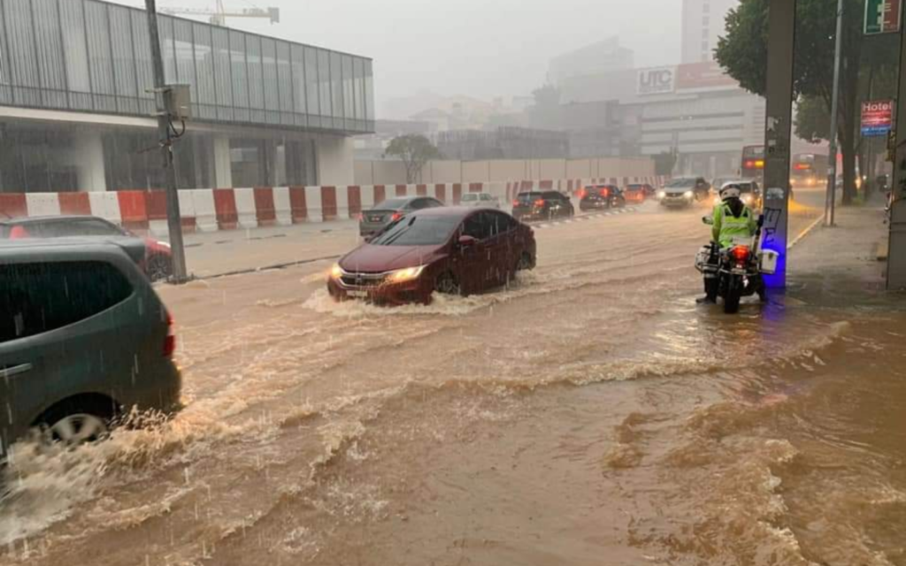 banjir kuala lumpur jalan pudu